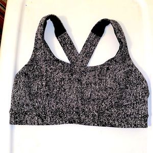 Lululemon stash ‘n run sports bra